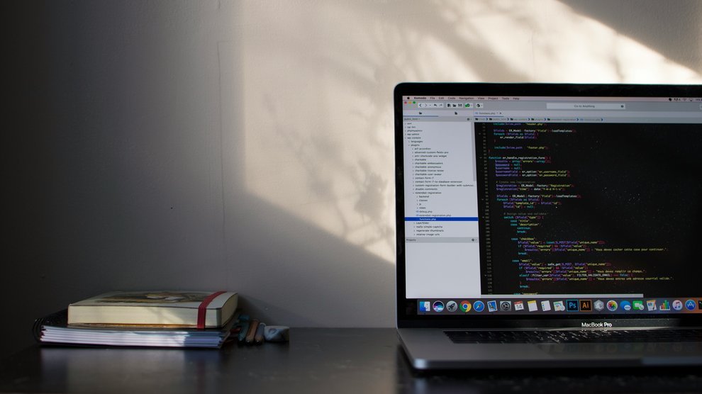 Écran d'ordinateur affichant du code