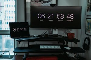 Un écran affichant un décompte numérique